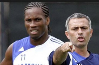 Côte dÂ’Ivoire : Mourinho propose un rôle dÂ’entraineur-joueur à  Drogba pour revenir à  Chelsea